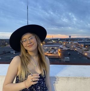 Meet your Posher, Harper